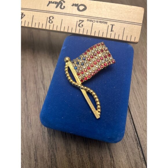 American Flag Brooch Pin With Red & Blue Rhinestones Gold Tone Metal Storage 2x3 - Picture 4 of 6